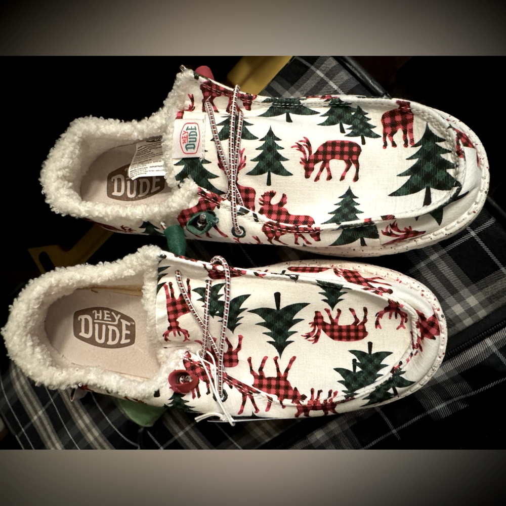 NWT Women’s Hey Dude Woodland Slip Ons, sz 7, 8, & 10